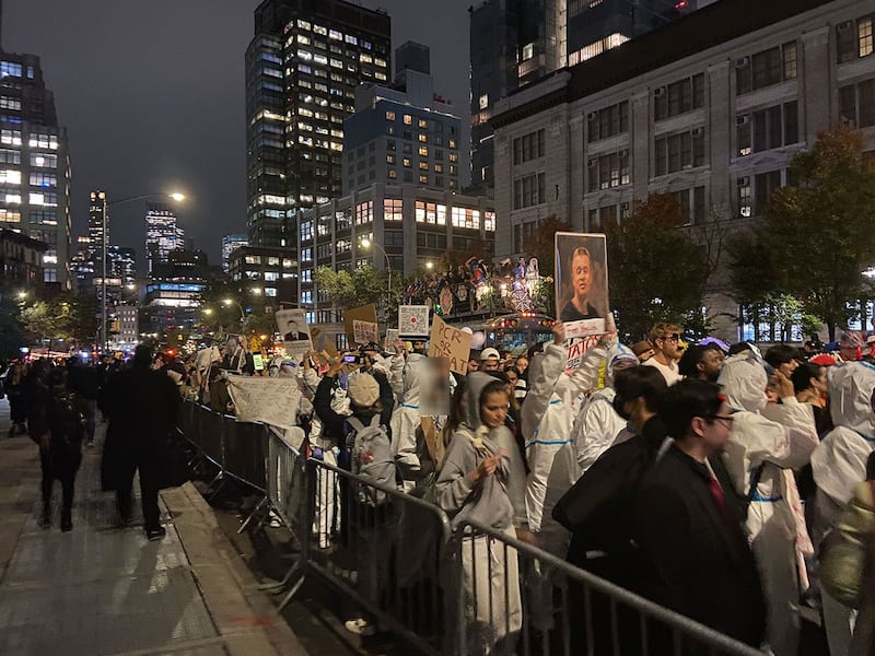 万圣节纽约华人集会 抗议习近平独裁(记者王允 拍摄)
