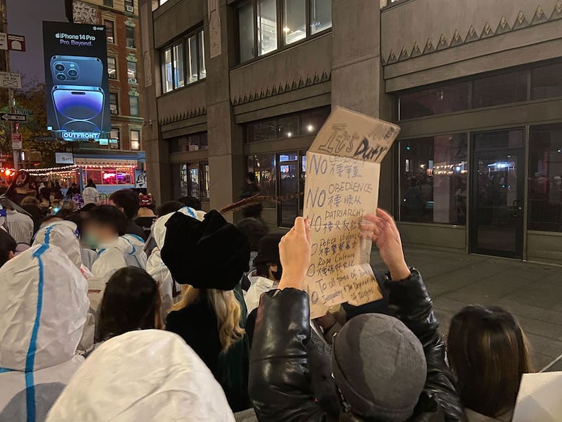 万圣节纽约华人集会 抗议习近平独裁(记者王允 拍摄)