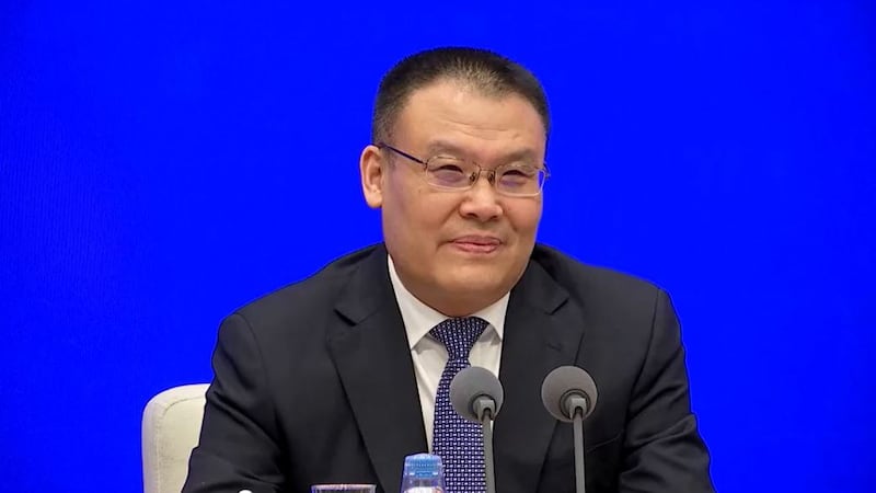 2024年2月1日,中国财政部副部长王东伟出席国新办记者会。(路透社视频截图)