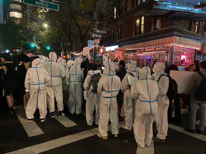 万圣节纽约华人集会 抗议习近平独裁(记者王允 拍摄)