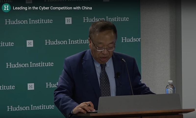 美国华盛顿智库哈德逊研究所中国中心主任、曾任国务院中国政策首席顾问的余茂春表示:"我认为中国对窃取数据那种近乎永不满足的欲望(背后)的原因之一是,收集大量数据(只)是为了一个目的,那就是创造非常高效的人工智能系统,因为人工智能几乎完全依赖于数据收集的完整性"。(视频截图/哈德逊研究所官网)