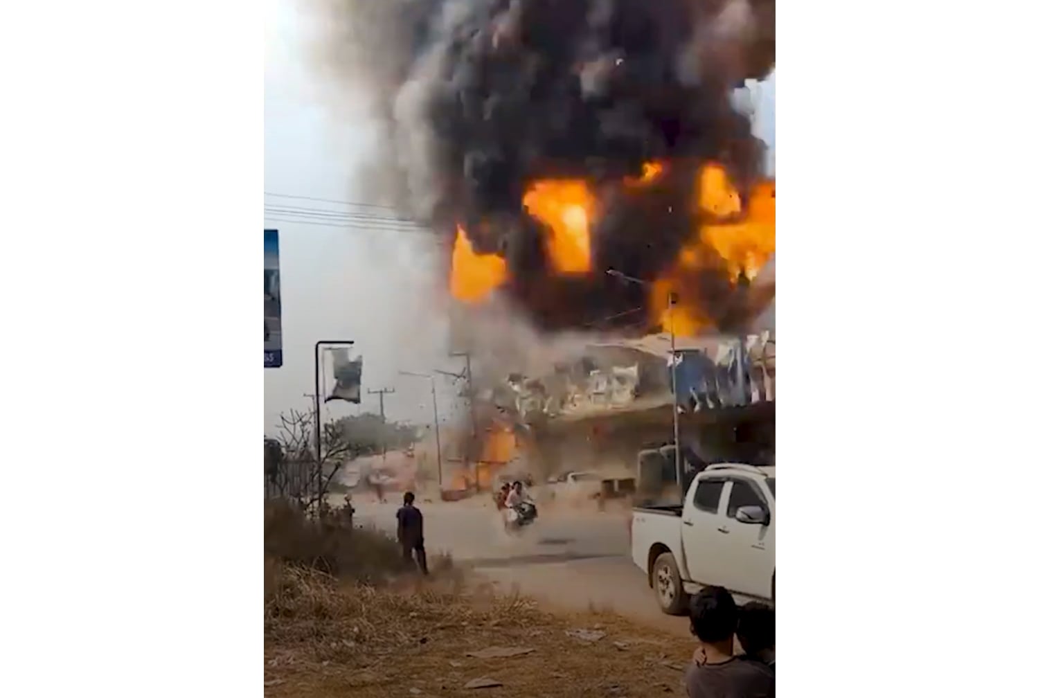 Shop explosion, fire in northern Laos kills 4, injures others