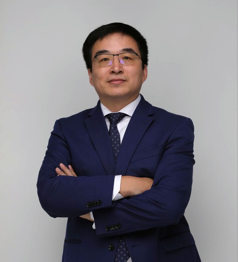 时评人秦鹏(图)认为,中国社科院的经济展望报告具有浓厚政治色彩。(秦鹏独家提供,拍摄日期不详)